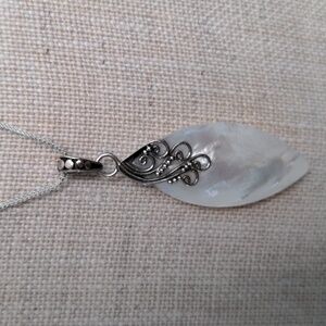 New Mother Of Pearl Sterling Silver Pendant Necklace, Bali Dainty 20" Box Chain